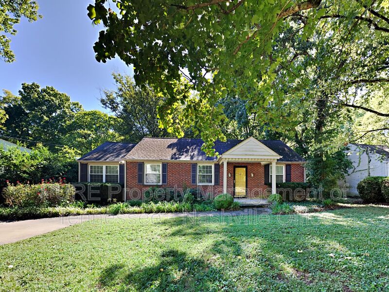 Nashville House: 3818 Woodmont Lane