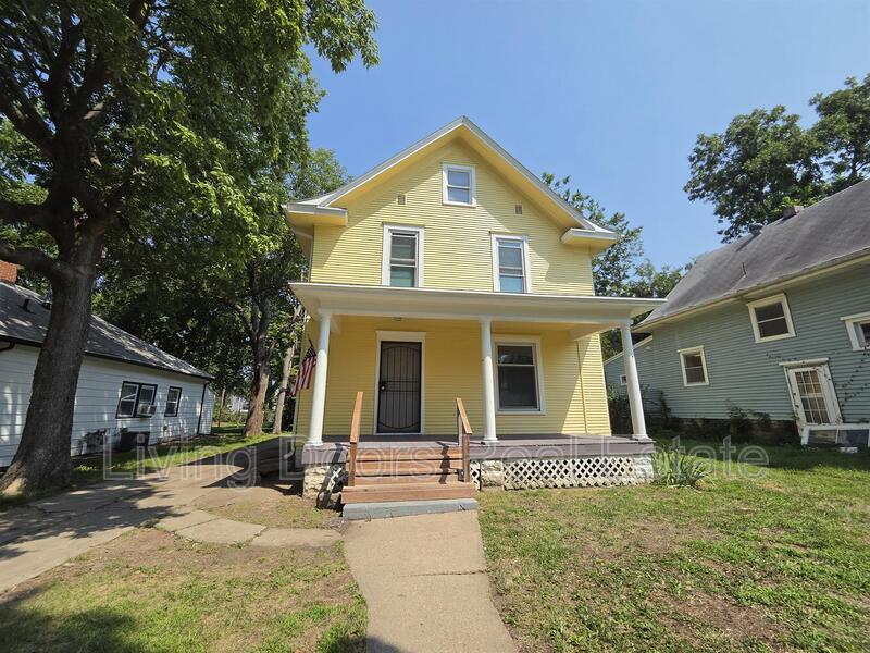 Lincoln House: 836 N 29th St