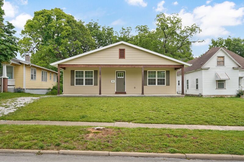 Springfield House: 1120 N Clay Ave