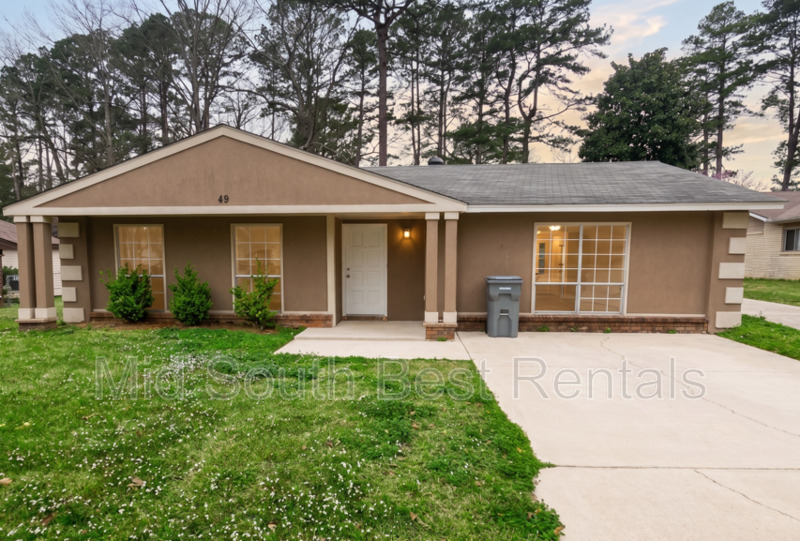 Little Rock House: 49 Saxony Cir