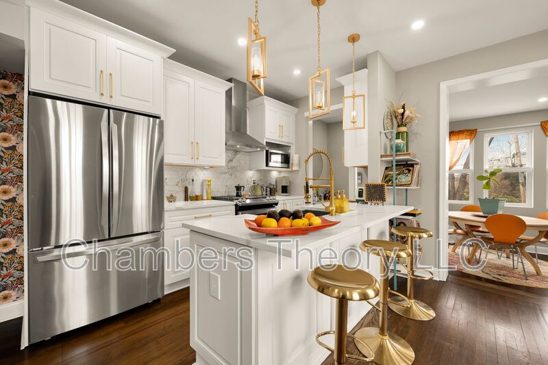Washington House: 2124 North Capitol St NW