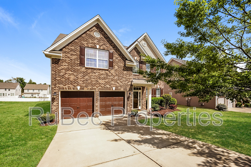 Charlotte House: 5830 Mitchell Grant Way