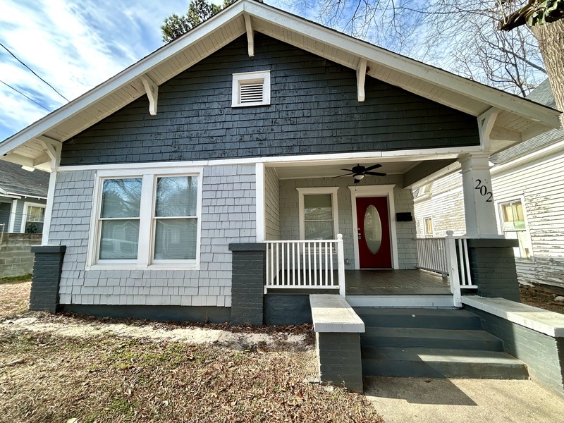 Monroe House: 202 Maurice Street