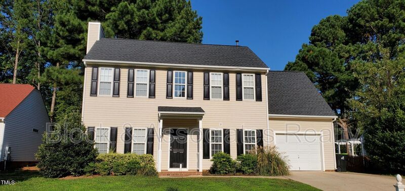 Holly Springs House: 104 Wellspring Drive