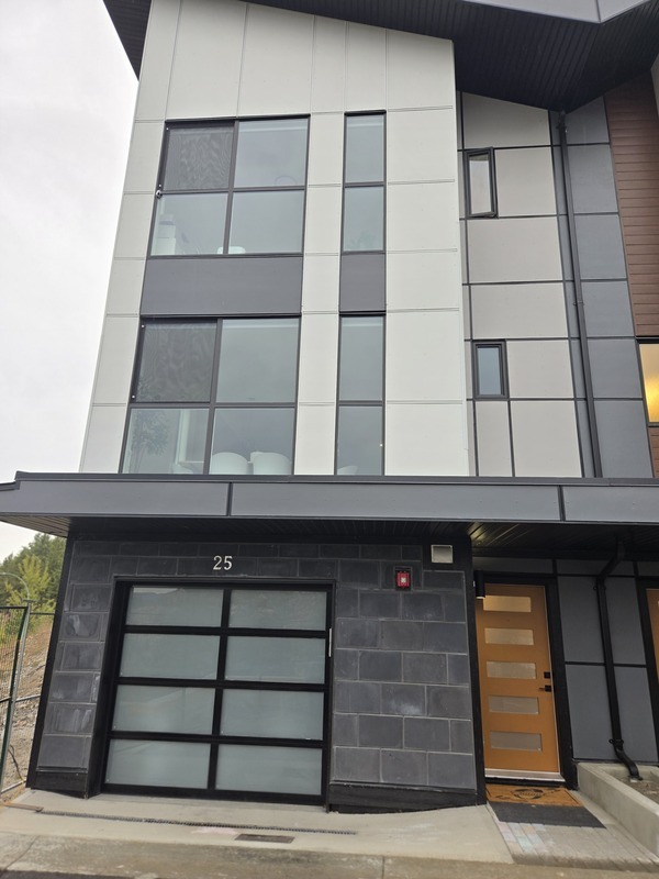 West Kelowna Townhome: 1980 Upper Sundance Dr