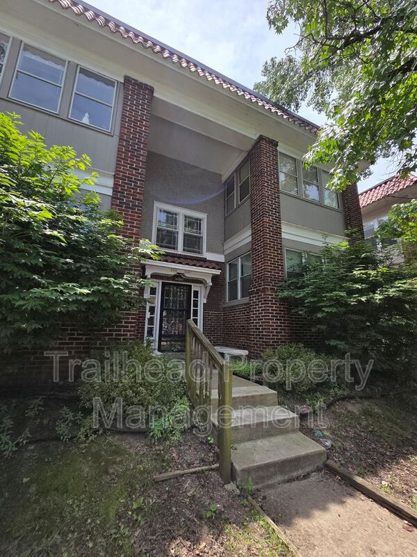 Kansas City House: 1807 W 41st St