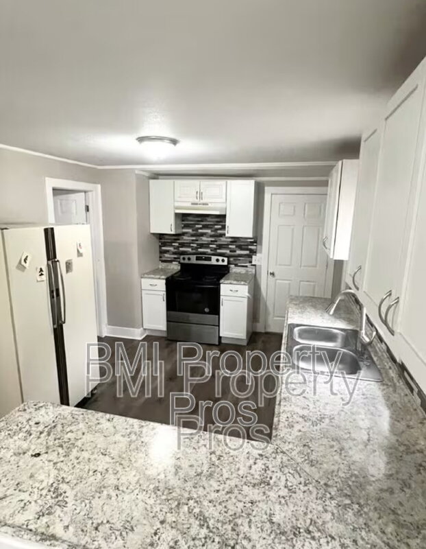 Milwaukee House: 4678 N 49th St