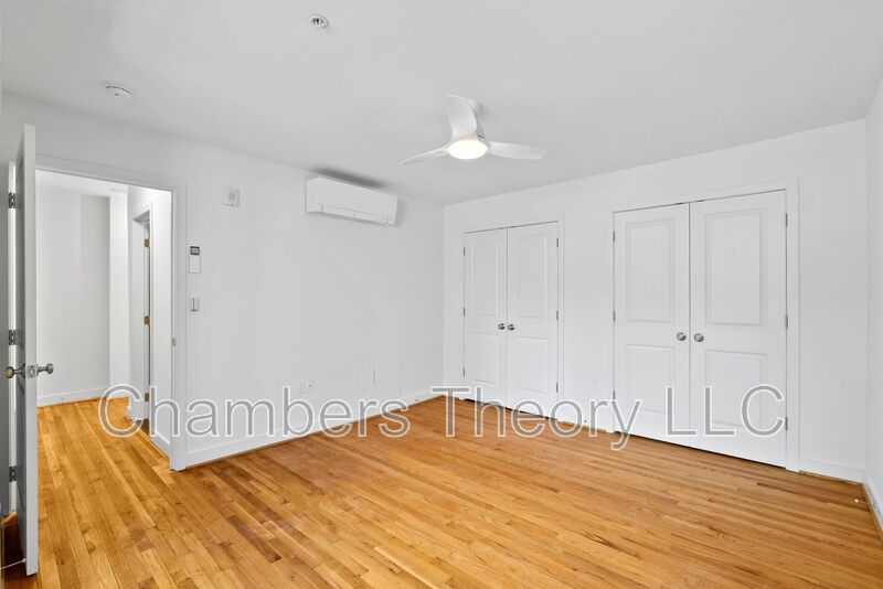 Washington Condo: The Montana 220 2nd St SE