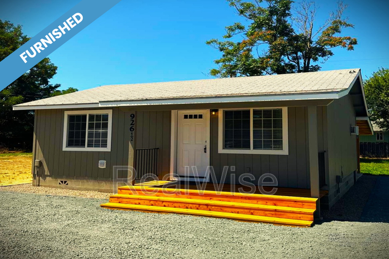 Grants Pass House: 926 1/2 SW Greenwood Ave