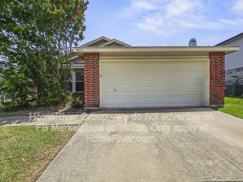 Arlington House: 8011 Mosstree Dr