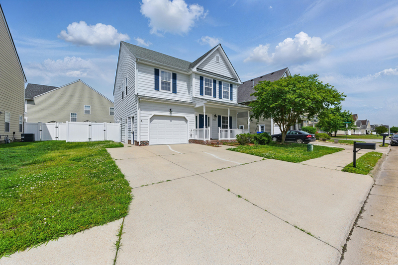 Suffolk House: 1023 Snead Drive