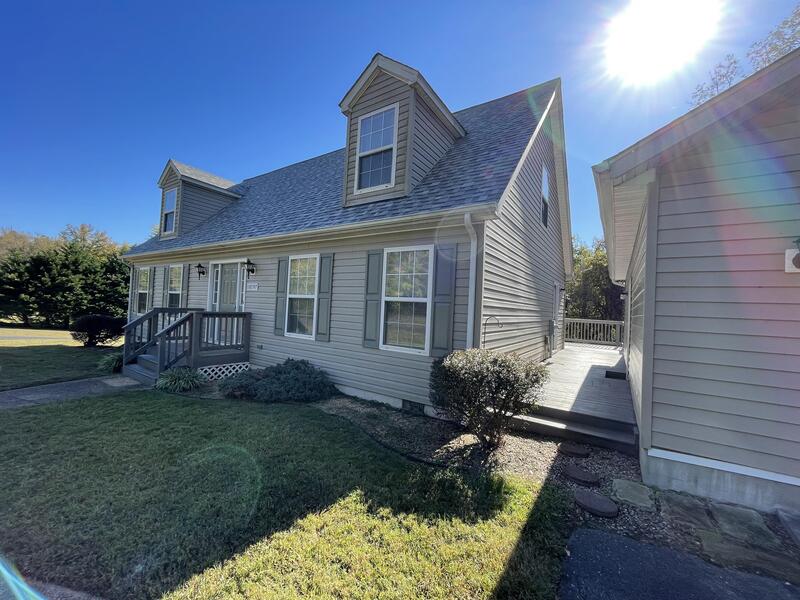 King George House: 10197 Madison Dr