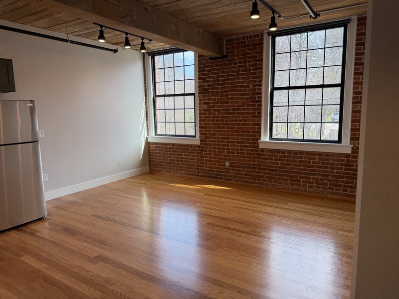 Jefferson Condo: 1665 Main St Unit C203