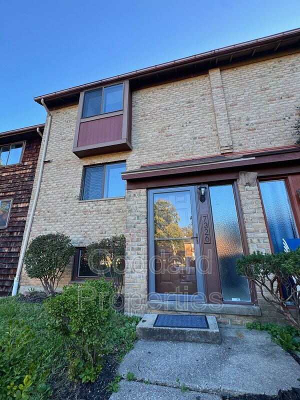 Columbia Townhome: 7326 Mossy Brink Ct