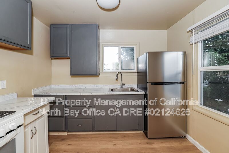 Ukiah House: 314 Cooper Ln