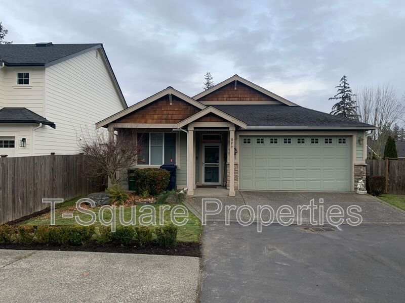 Lynnwood House: 629 199th St SW