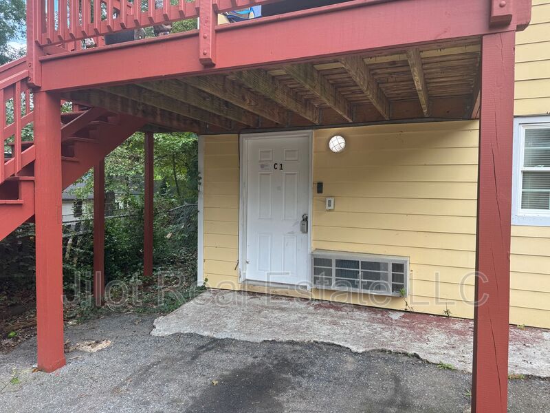 East Point Condo: 1366 Clermont Ave