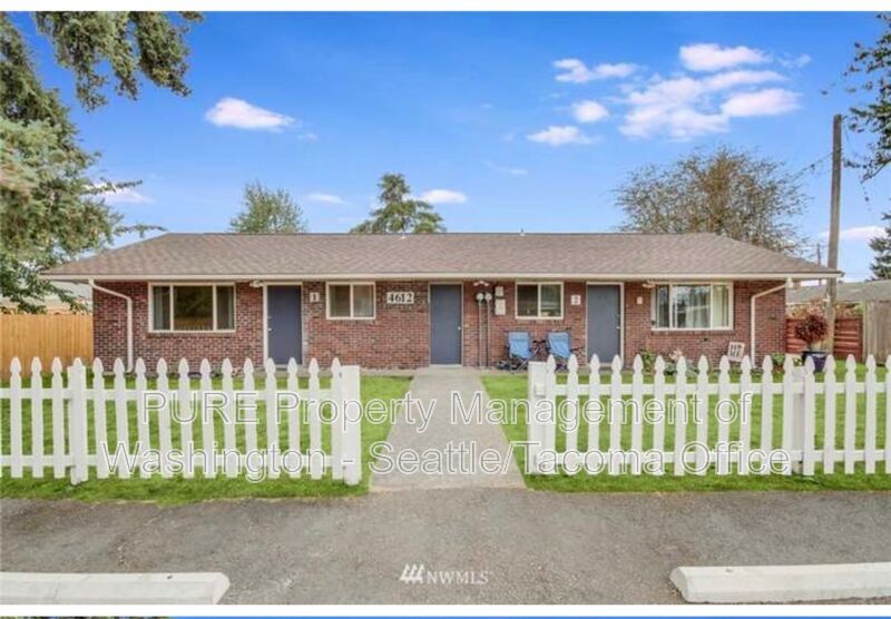 Lakewood House: 4612 Lila Ln SW