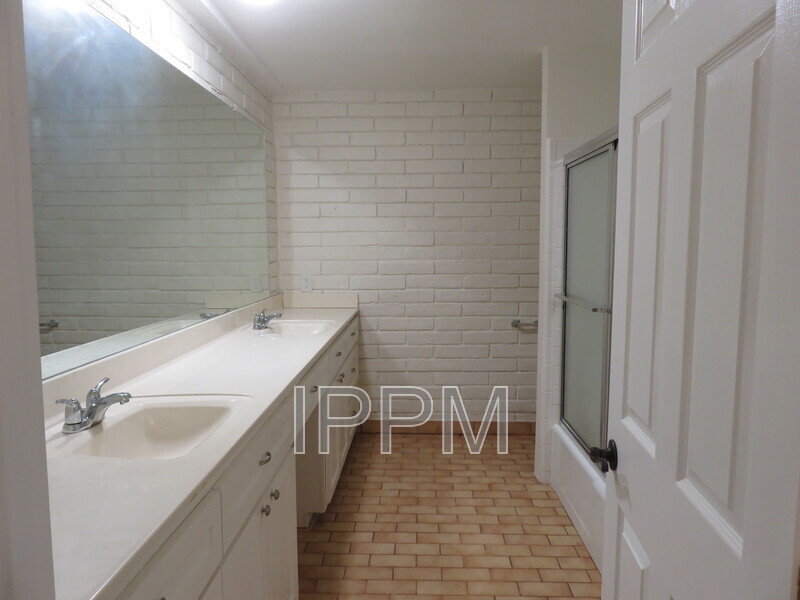 Harlingen House: 5108 Manana Cir