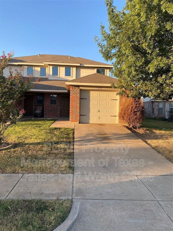 Crowley House: 525 Mast Court