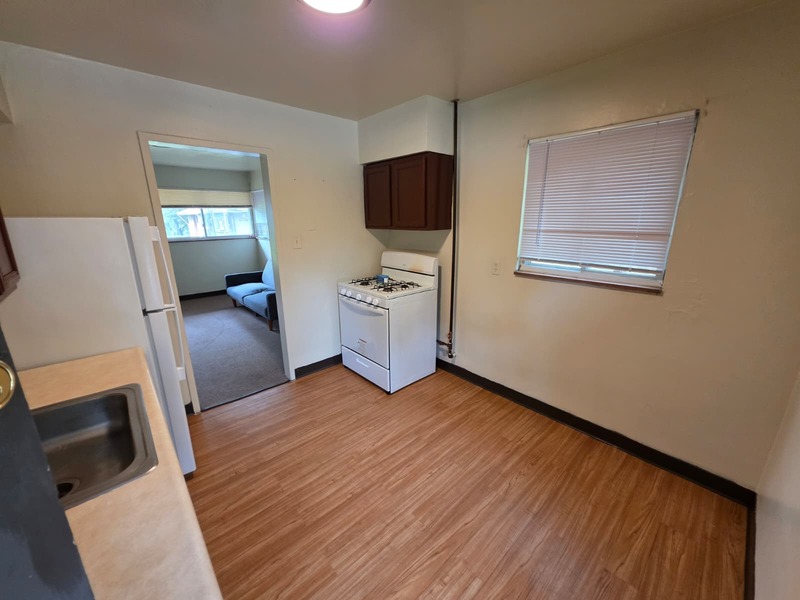 North Versailles Condo: 510 East Pittsburgh McKeesport Boulevard - 44