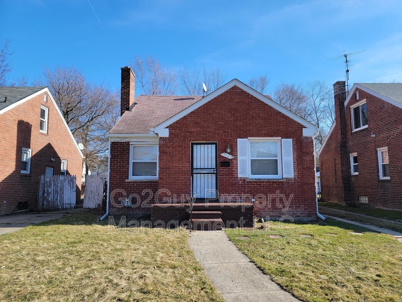 Detroit House: 9920 Warwick