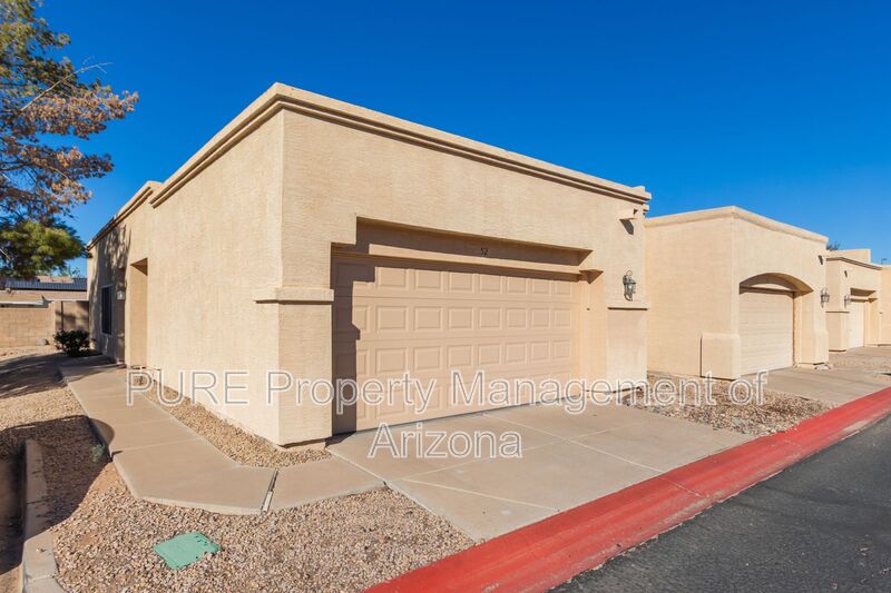 Chandler House: 625 N Hamilton St