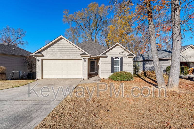 Grovetown House: 808 Tyler Woods Drive