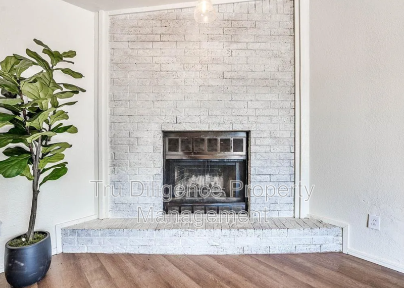 Midwest City House: 8801 Saint George Way