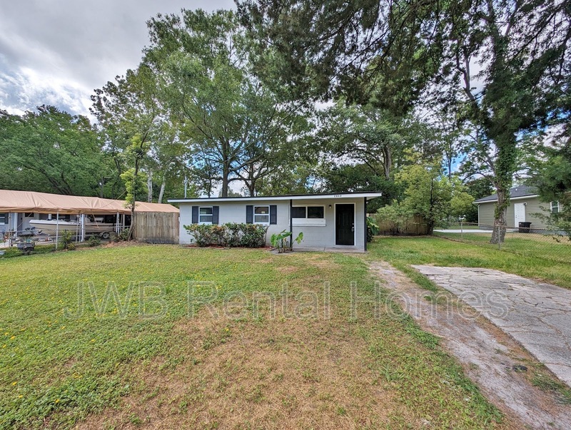 Jacksonville House: 2862 8th St W