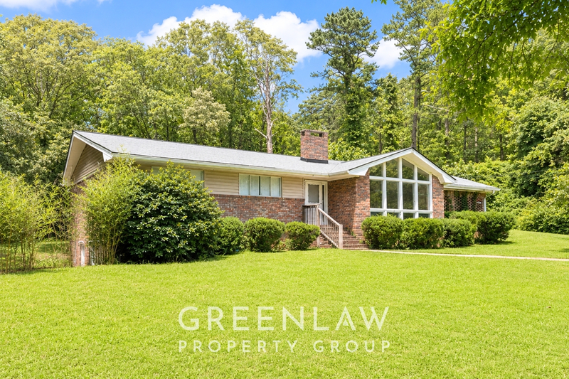 Atlanta House: 3605 Flat Shoals Road