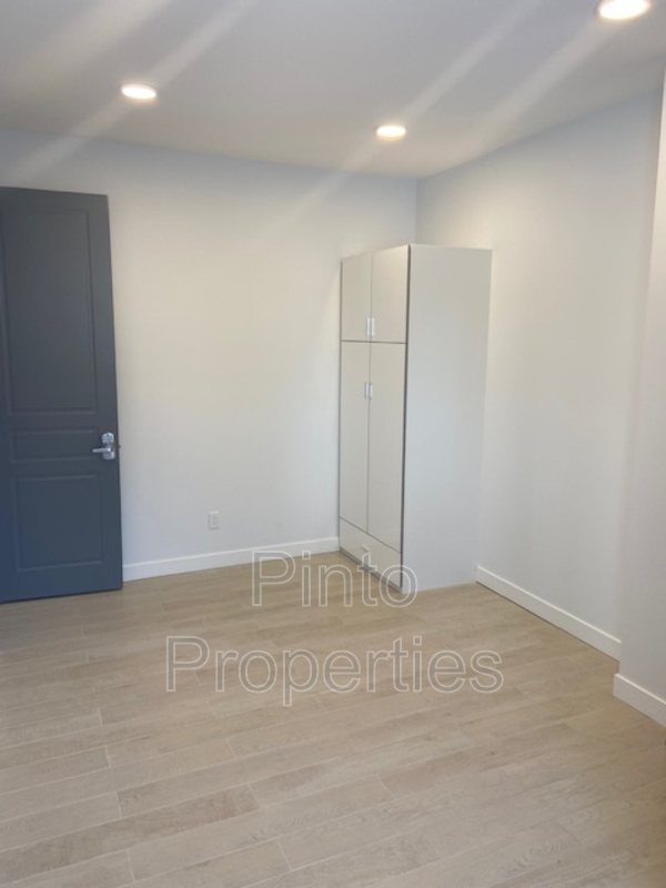 Edmonton House: 10749 86 Avenue Northwest