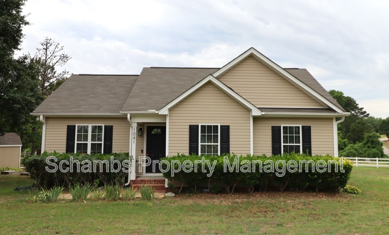 Fuquay Varina House: 1041 Parkers Ridge Dr