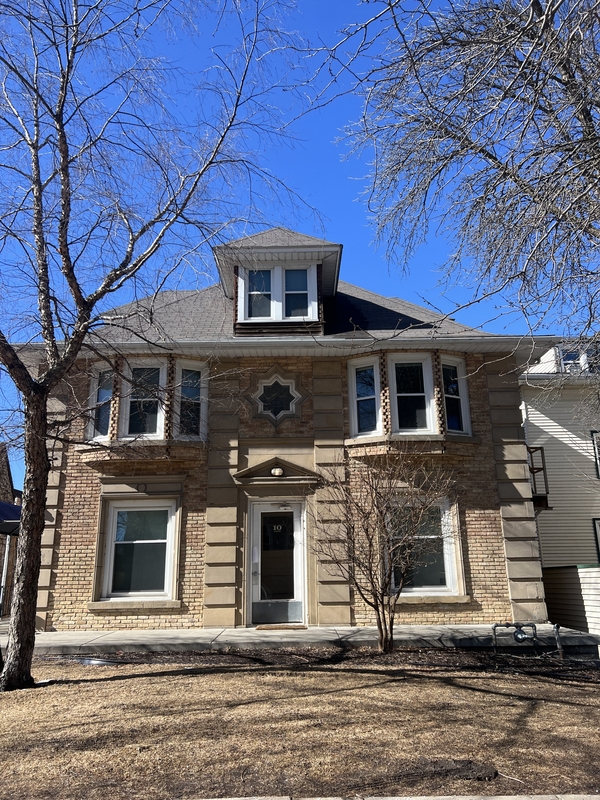 Madison Condo: 10 Langdon St - H