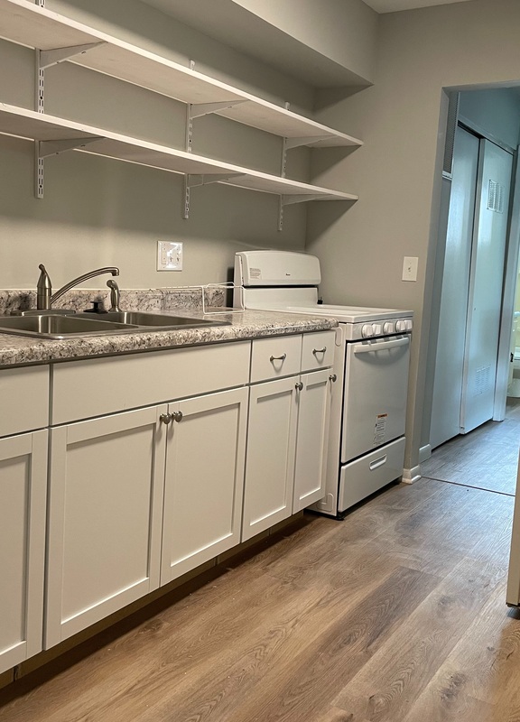 Columbia Condo: 100 E Stewart Rd