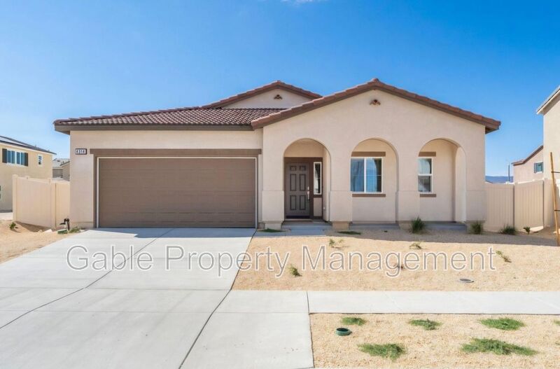 Lancaster House: 4314 W Ave J1