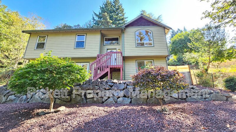 Bremerton House: 1330 Corbet Dr. NW