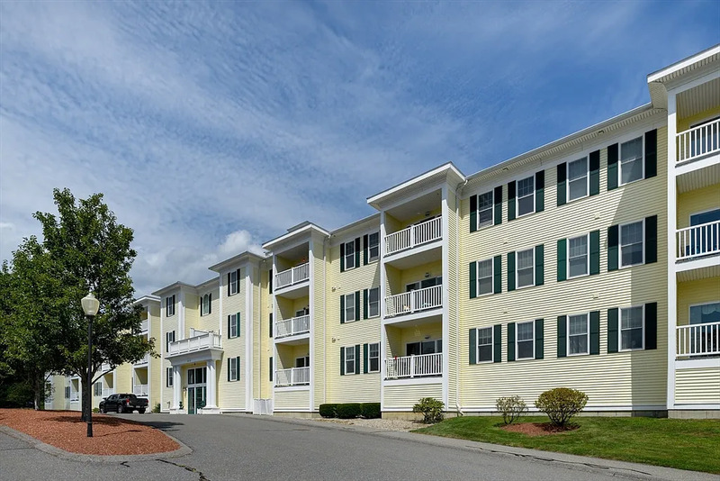 Holden Condo: 1818 Main St