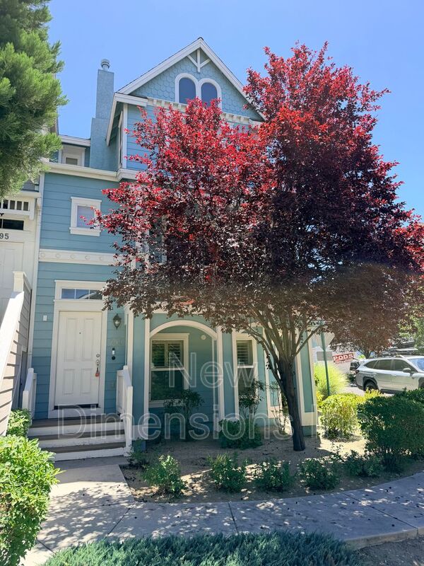 Reno Townhome: 299 Gramercy Lane