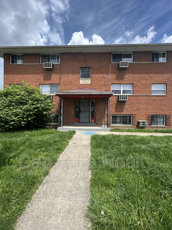 Columbus House: 2174 Sullivant Ave, Columbus, OH 43223