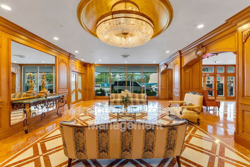 Coral Gables Condo: 700 Biltmore Way