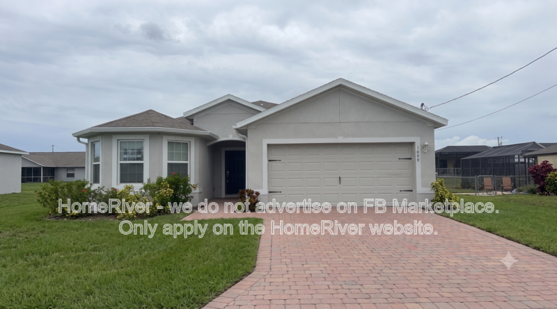 Cape Coral House: 1009 NE 11th St
