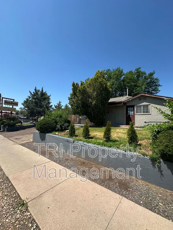 Greeley House: 2131 8th Avenue