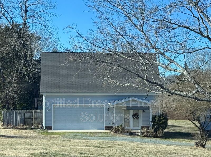 Burlington House: 4330 Alamance Baptist Ch. Loop Garage