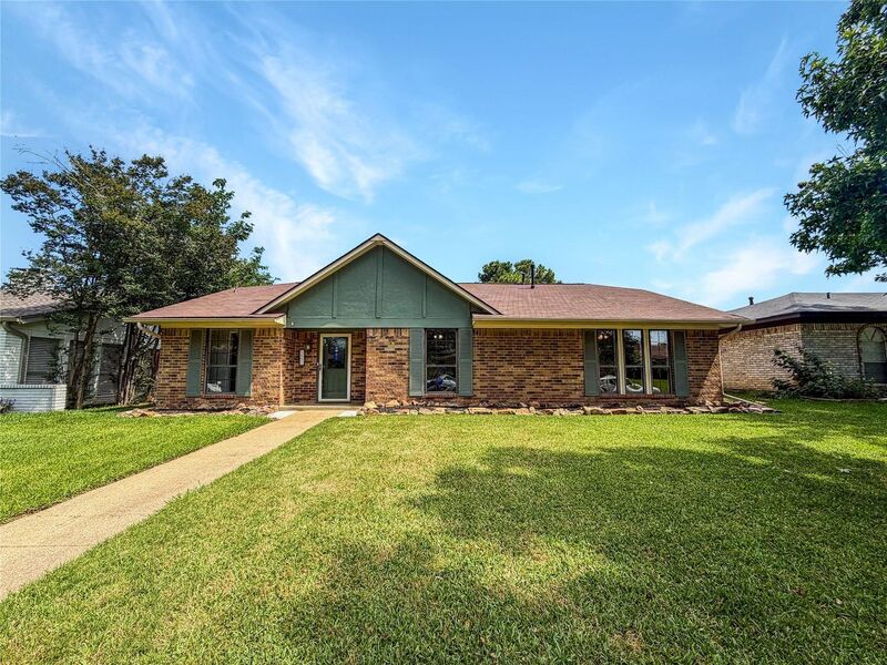 Lewisville House: 1857 El Paso St