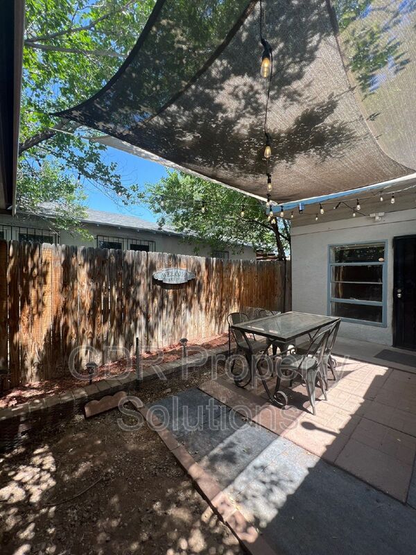 Albuquerque Condo: 118 Princeton Drive SE