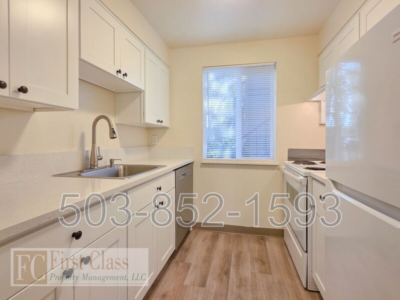 ALOHA Condo: 20125 SW TUALATIN VALLEY HWY