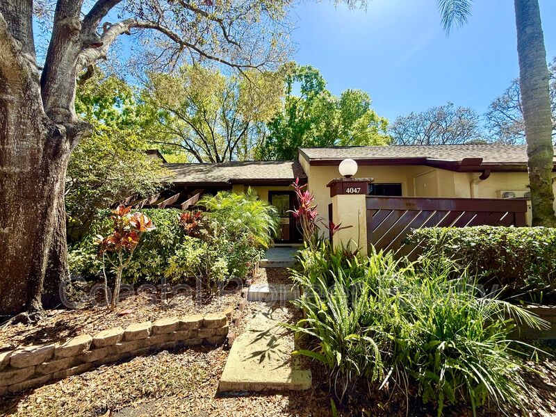 Palm Harbor House: 4047 Arrowwood Ct