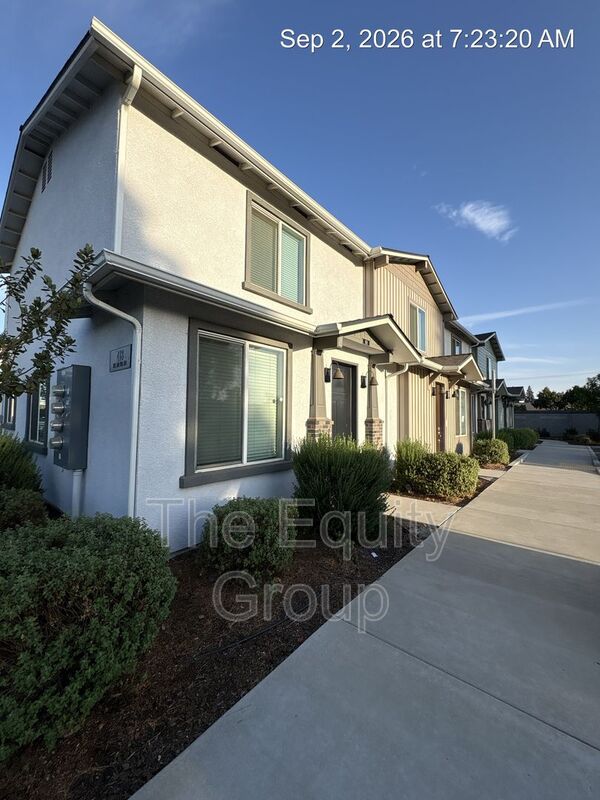 Visalia Condo: 418 S Summit Street