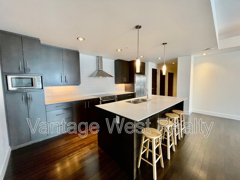 Kelowna Condo: 802-2040 Springfield Rd